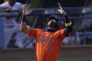 jose altuve ayuda a ganar a los stros